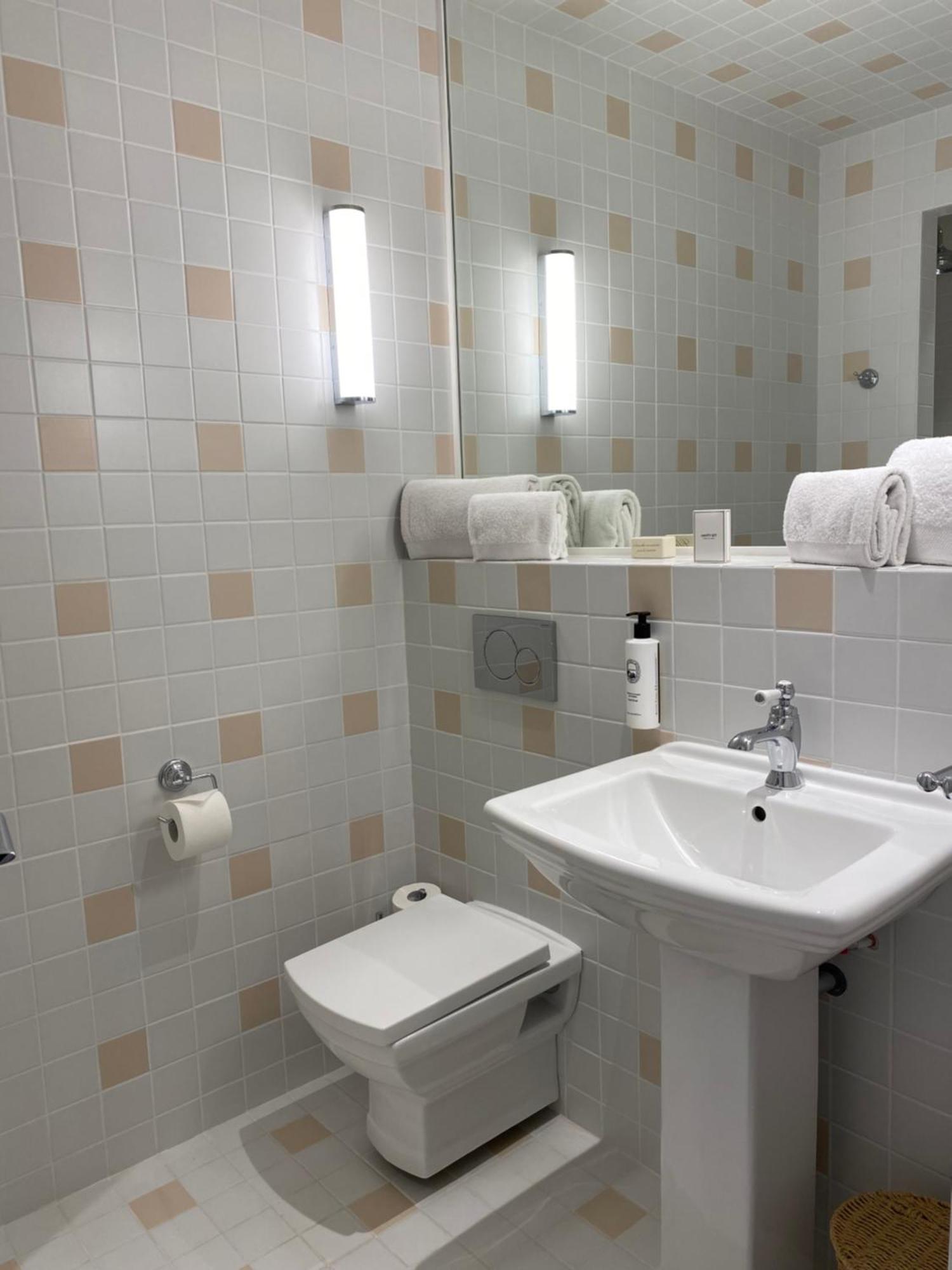 Lilou Hotel Hyeres Luaran gambar