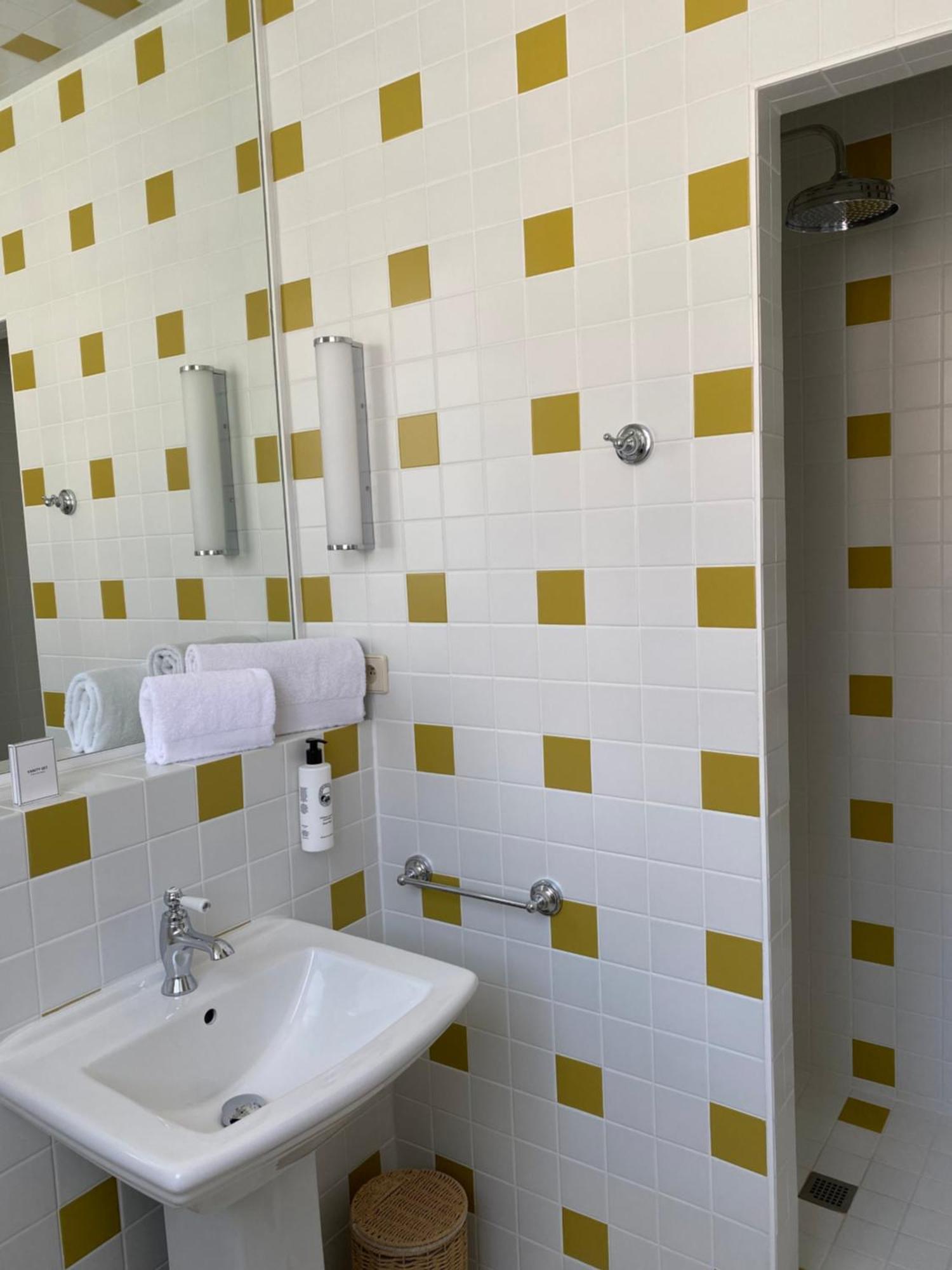Lilou Hotel Hyeres Luaran gambar